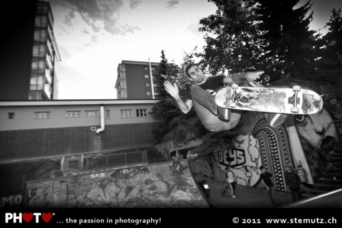 Lulu big frontside air ... Skateboarding Day 2011, Fribourg, 21.06.2011