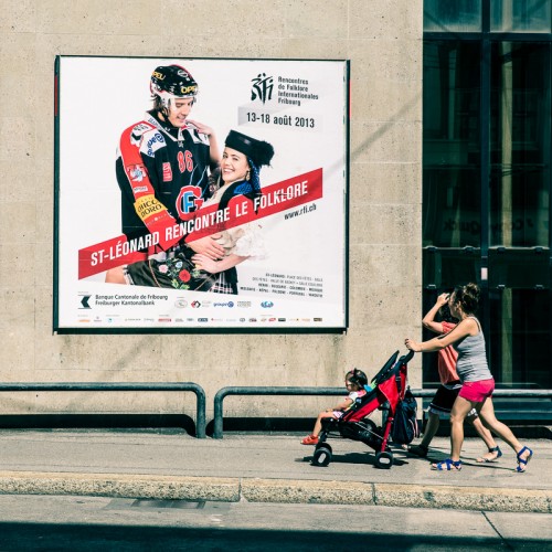 Big size prints (F24) in the city : RFI2013, Julien Sprunger & Graziela dancing! :-)