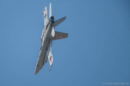 Swiss F/A-18C Hornet J-5014 turning sharp right after takeoff ... Payerne Airbase