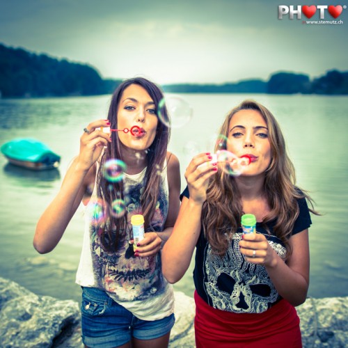 Make me some bubbles :-) ... Fanny and Graziela of the band The Armonist