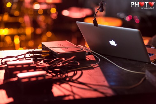 Denis' Macbook Pro with bokeh backgound @ Bad Bonn, Düdingen, 30.01.2013