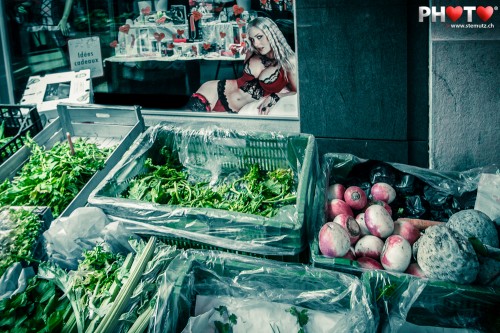 Forms and colours at the market ... Street Photography @ Lausanne City