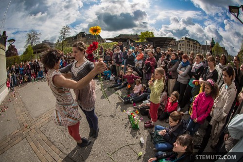 With the People came the Sun ... Fête de la danse @ Place Georges Python, 04.05.2013