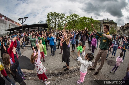 Arielle de Sadeleer "signes"... Fête de la danse 2013 @ Place Georges Python