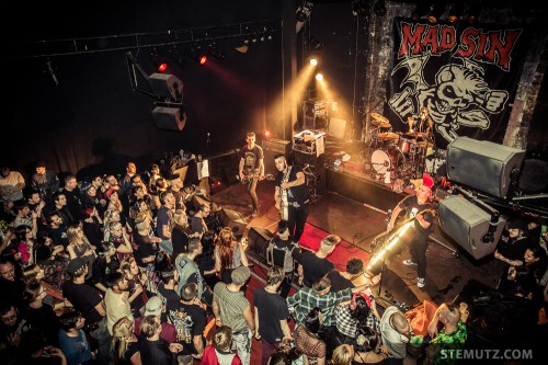 Crowd ... The Frogs / MAD SIN (D) @ Ebullition, Bulle, Switzerland, 11.01.2014