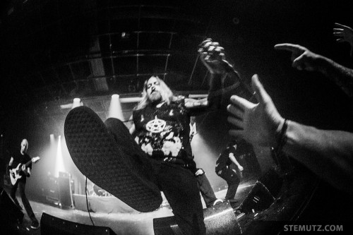 Dez Fafara's Foot at 30 cm ... Devildriver (US) @ Fri-Son, Fribourg, Switzerland