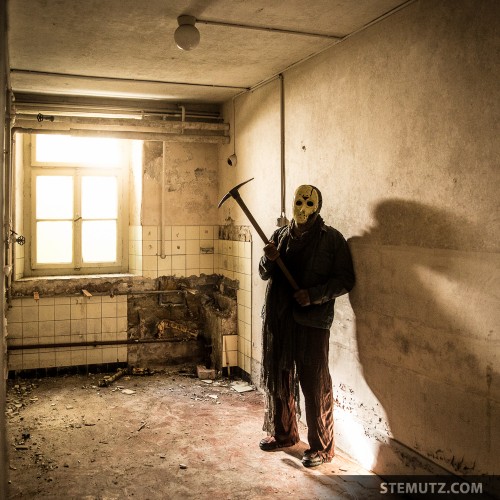 Jason Portrait in all natural Light ... The Horror House Shoot, 16.04.2014